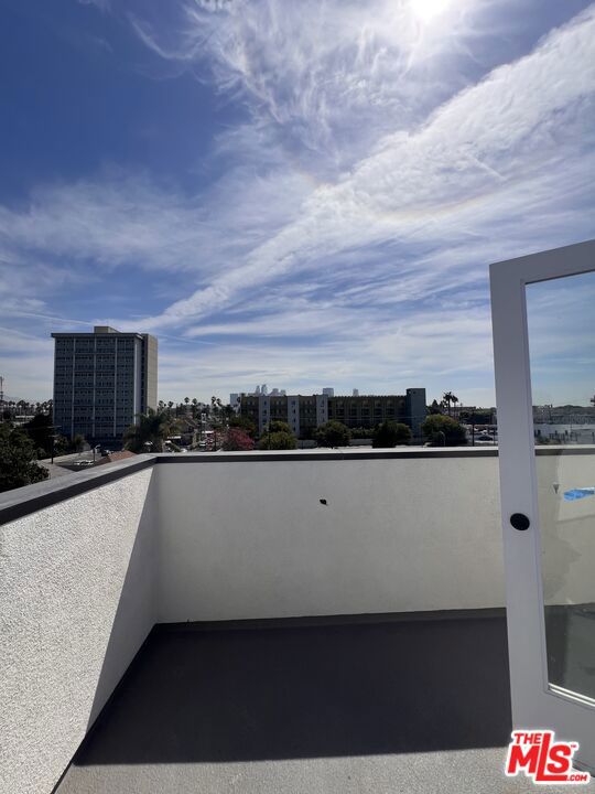 1228 1/2 S Berendo Street, Los Angeles CA: https://media.crmls.org/mediaz/d705cb59-5888-455e-b193-37d4d0990c03.jpg