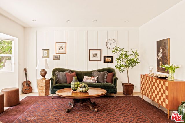 13514 Morrison Street, Sherman Oaks CA: https://media.crmls.org/mediaz/d706e9dc-c780-4df6-93dc-a79c8e4eb2e1.jpg