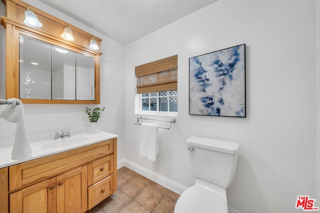 8011 Rayford Drive, Los Angeles CA: https://media.crmls.org/mediaz/d7071147-23b5-4c8b-9fa5-219d9cbdce12.jpg
