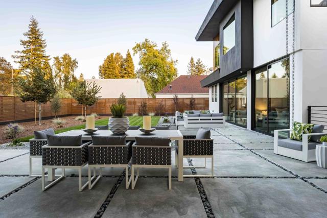 1080 Cotton Street, Menlo Park CA: https://media.crmls.org/mediaz/d7072585-49ab-48af-95ab-5bb119edcbbc.jpg