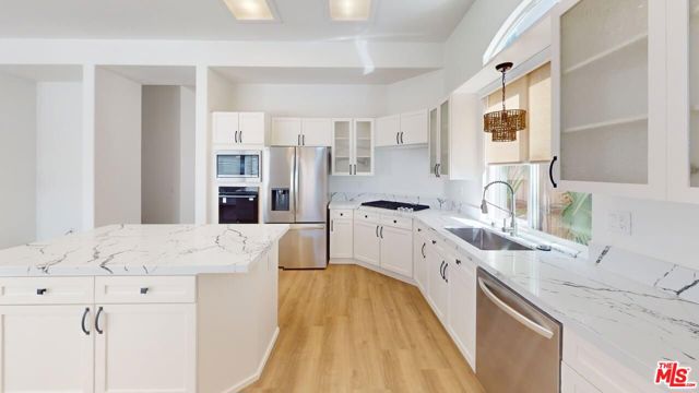 1912 Veranda Court, Modesto CA: https://media.crmls.org/mediaz/d707574b-2570-4425-9341-af112dac920d.jpg