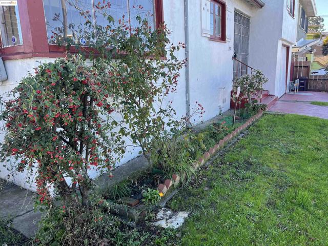 3486 39th Ave, Oakland, California 94619, ,Multi-Family,For Sale,39th Ave,41083522