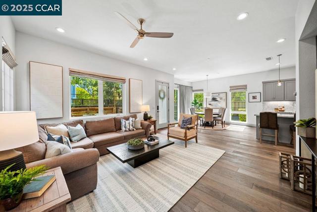 44 Analisa Ln, Walnut Creek CA: https://media.crmls.org/mediaz/d7084b1c-7af2-4a91-9f75-0eb668c4c525.jpg