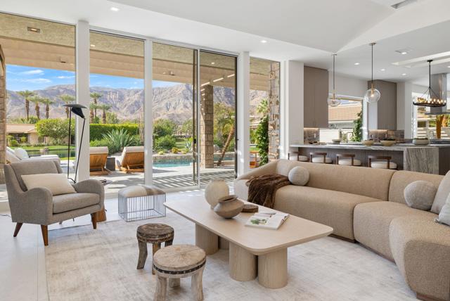 9 Regency Drive, Rancho Mirage CA: https://media.crmls.org/mediaz/d7087329-aeab-4955-b4be-7890e3c26cb4.jpg