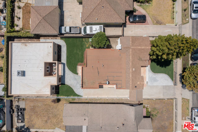 1826 W 78th Street, Los Angeles CA: https://media.crmls.org/mediaz/d7088c75-81b4-4472-bef9-6818c177c1c4.jpg