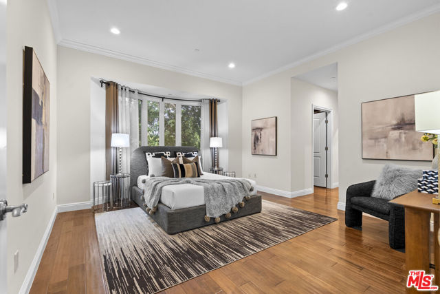 4848 Wilshire Boulevard, Los Angeles CA: https://media.crmls.org/mediaz/d7093a4d-0218-41d3-a6e6-fb5f1d9b52ab.jpg