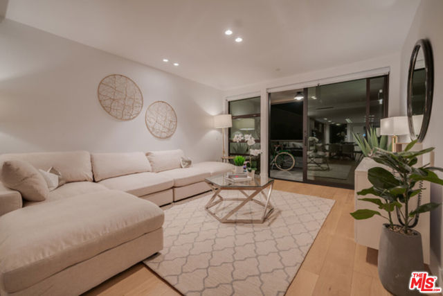 10777 WILSHIRE Boulevard, Los Angeles CA: https://media.crmls.org/mediaz/d7098d5b-6940-4360-9ecf-f7dcf211cd1f.jpg