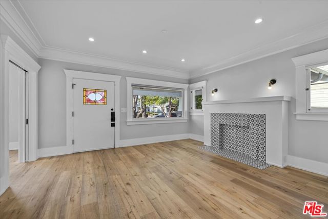 1828 W 43rd Place, Los Angeles CA: https://media.crmls.org/mediaz/d70aa146-e98c-4d81-83c6-5f23e05c2a48.jpg