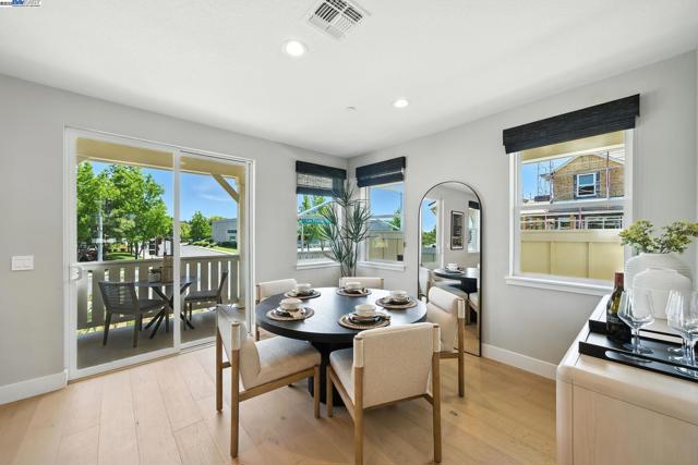 4707 Marengo Common, Livermore CA: https://media.crmls.org/mediaz/d70abcd5-88d1-4878-ab48-c26af9cddd2b.jpg