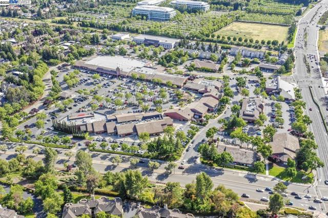2030 Canyon Woods Drive, San Ramon CA: https://media.crmls.org/mediaz/d70af68d-41c4-4507-8d3f-715fb3b5f6a0.jpg