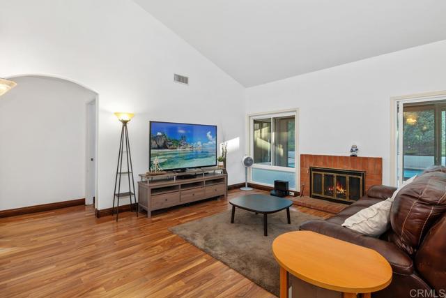 Detail Gallery Image 4 of 44 For 11515 Escoba Pl, San Diego,  CA 92127 - 4 Beds | 2 Baths