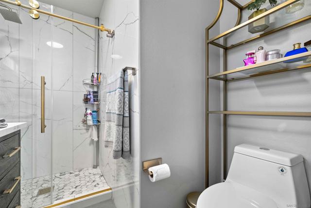 10009 Anoel Court, Spring Valley CA: https://media.crmls.org/mediaz/d70bb5aa-ac04-40f4-b521-c4363ebec439.jpg
