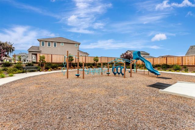 172 Vienna Way, Hollister CA: https://media.crmls.org/mediaz/d70bf3ab-0ae7-4fa1-a842-8abbd2c8ac1d.jpg