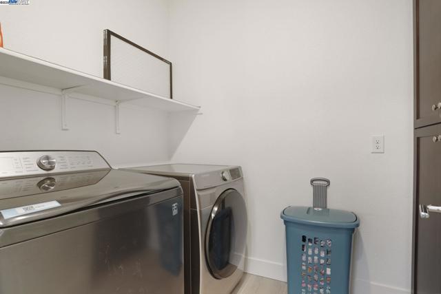 1205 S Ross Ct, Mountain House CA: https://media.crmls.org/mediaz/d70c39e9-e31e-4780-8a7e-8d35bb6fa03e.jpg