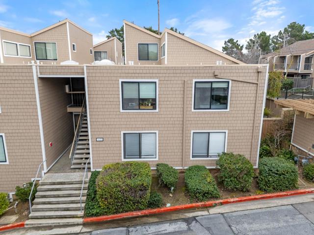1685 Bayridge Way, San Mateo CA: https://media.crmls.org/mediaz/d70c8cf9-e629-4617-8d3f-4a2ebab830b6.jpg