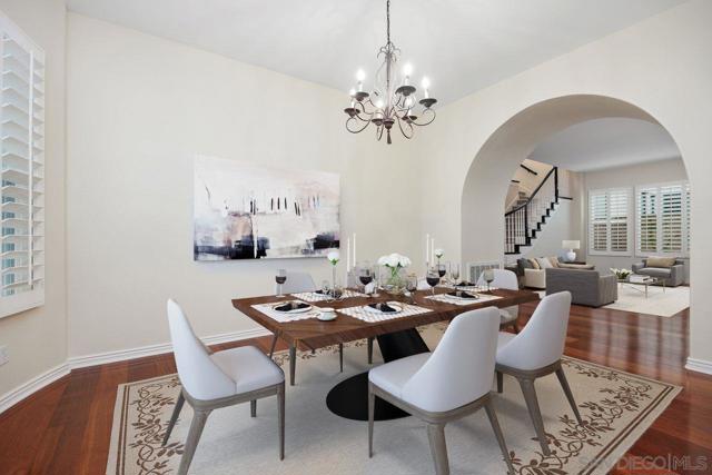 4772 Sunset Heights Ct, San Diego CA: https://media.crmls.org/mediaz/d70c95ef-df3c-481a-a6bb-c62d94588f8e.jpg
