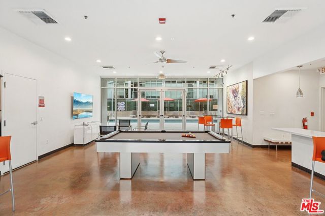 645 W 9th Street, Los Angeles CA: https://media.crmls.org/mediaz/d70ca3f9-c1a9-4ac0-be95-d0eebab8a62b.jpg