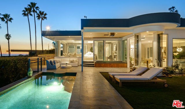 9353 Nightingale Drive, Los Angeles CA: https://media.crmls.org/mediaz/d70d4833-8042-4219-af66-3121e31986f9.jpg