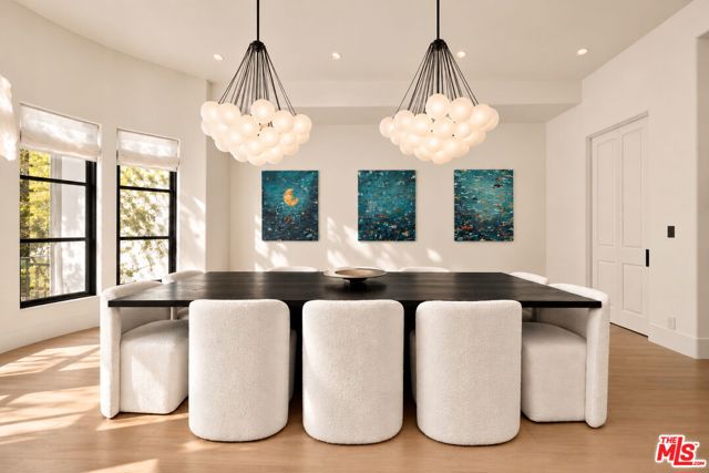 8 Oakmont Drive, Los Angeles CA: https://media.crmls.org/mediaz/d70de81c-eea2-4c4d-a9e5-1e5287365884.jpg