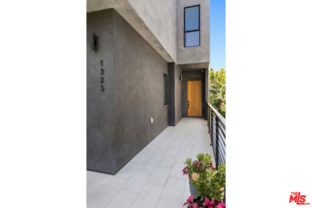 Image 2 for 1321 Edgecliffe Dr, Los Angeles, CA 90026