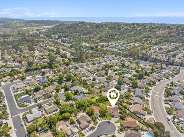 602 HOLLYRIDGE DRIVE, Encinitas CA: https://media.crmls.org/mediaz/d70e6d66-a72f-4b54-8fa6-19897bcca597.jpg