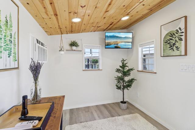 1797 99 Rabbit Hill, Fallbrook CA: https://media.crmls.org/mediaz/d70ea420-8e6a-4b2c-8fe3-540df66e318a.jpg