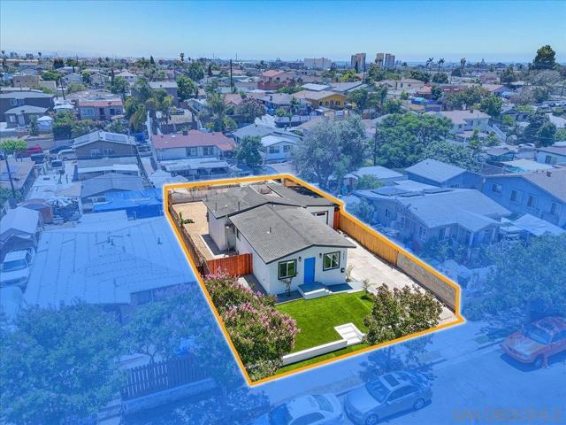 3867 Teak St, San Diego CA: https://media.crmls.org/mediaz/d70f6e3b-8ed4-4789-8c9c-0f60fce56cb7.jpg