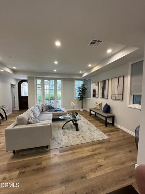 1978 Huntington Drive, South Pasadena CA: https://media.crmls.org/mediaz/d710d83e-cb7d-4d35-9893-780ad671cab9.jpg
