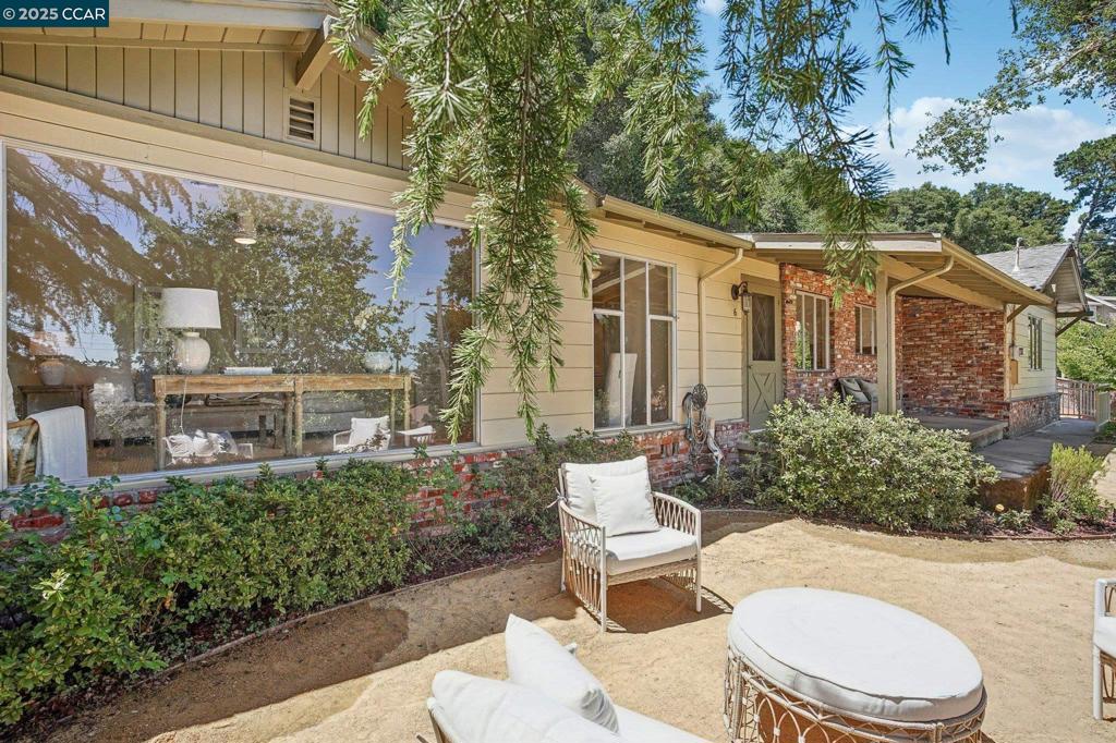 6 Lucille Way