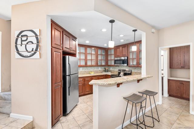 7336 Mission Dam Terrace, Santee CA: https://media.crmls.org/mediaz/d7112112-815a-4e94-93b5-e294f1d55808.jpg