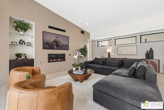 190 Obsidian Loop, Palm Springs CA: https://media.crmls.org/mediaz/d71128c4-fbc9-40fa-80c7-7b87d5adb8d7.jpg