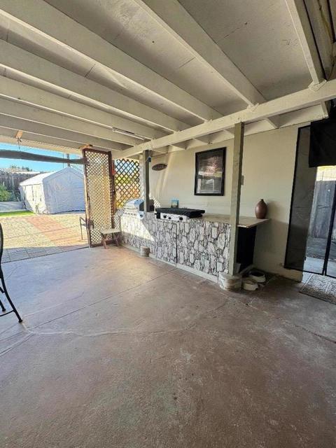 1121 Granada Avenue, Salinas CA: https://media.crmls.org/mediaz/d711e162-cc58-49c6-a3bc-ad4dda44f955.jpg