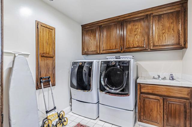 12308 Crayside Lane, Saratoga CA: https://media.crmls.org/mediaz/d7129a6c-aab8-4b42-beb5-6521a24ebbc3.jpg