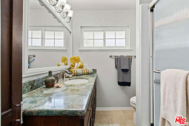 16951 Canyon Lane, Huntington Beach CA: https://media.crmls.org/mediaz/d712ac8e-4f5c-4f9d-891a-bbcdc55ced4c.jpg