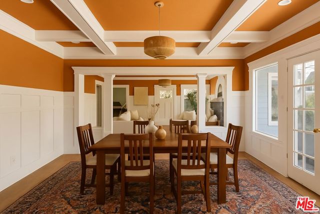 2074 W 29th Street, Los Angeles CA: https://media.crmls.org/mediaz/d71346d0-6265-417d-a194-097326c877f4.jpg