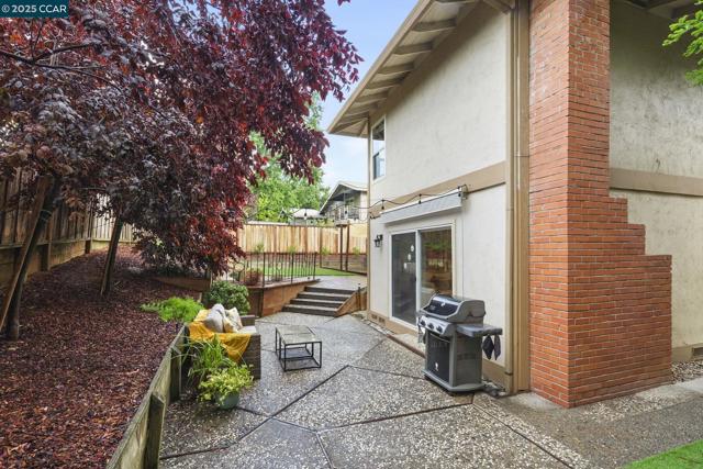 2055 Morello Ave, Pleasant Hill CA: https://media.crmls.org/mediaz/d7134e6e-0fcd-4dd4-ac93-4ebdf32b2f65.jpg