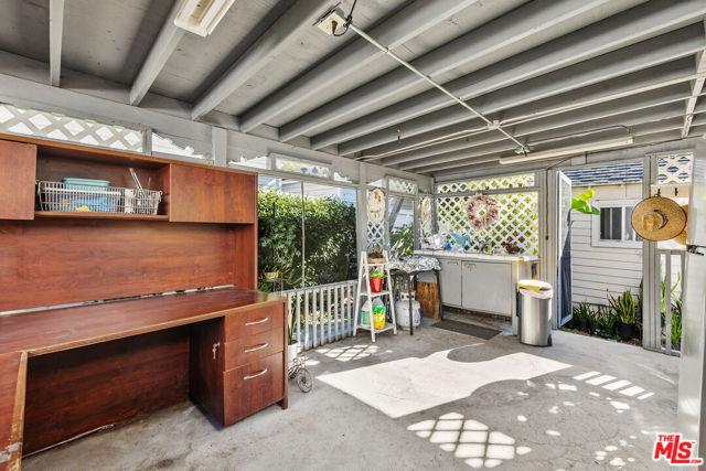 5184 Caspar Avenue, Los Angeles CA: https://media.crmls.org/mediaz/d713fdcd-3878-4d86-8854-968774ec9951.jpg