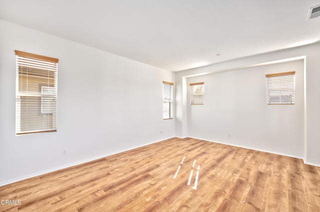 Detail Gallery Image 12 of 21 For 428 Lakeview Ct, Oxnard,  CA 93036 - 4 Beds | 3 Baths