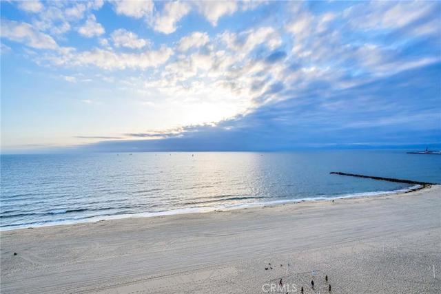 420 Esplanade, Redondo Beach, California 90277, 2 Bedrooms Bedrooms, ,2 BathroomsBathrooms,Residential,For Sale,Esplanade,ML82036336