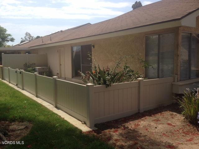 7208 Village 7, Camarillo CA: https://media.crmls.org/mediaz/d714e091-934f-4d2c-aa46-79afe327e7d4.jpg