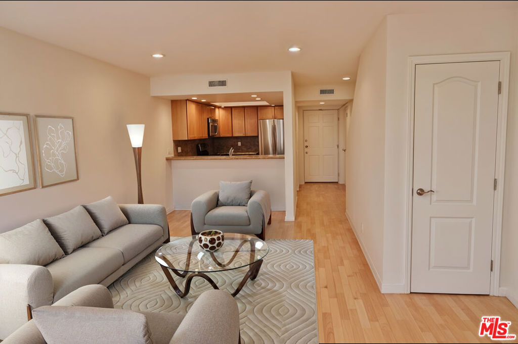 328 Culver Boulevard #D