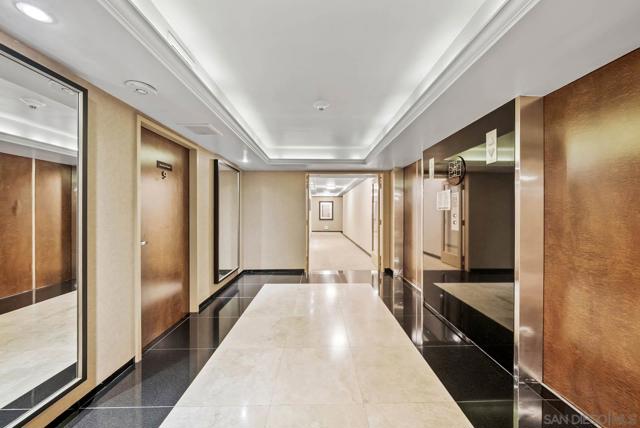 1780 Avenida Del Mundo, Coronado CA: https://media.crmls.org/mediaz/d716d525-2986-4faa-901e-0db334846a0b.jpg