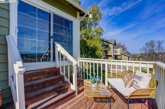 1228 Copper Peak Ln, San Jose CA: https://media.crmls.org/mediaz/d717f082-1eb7-4f9d-8d7c-714006adcd94.jpg