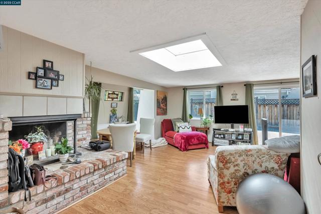 366 Ilo Lane, Danville CA: https://media.crmls.org/mediaz/d71803ba-e17f-4936-a568-cc7b9f4a8b27.jpg