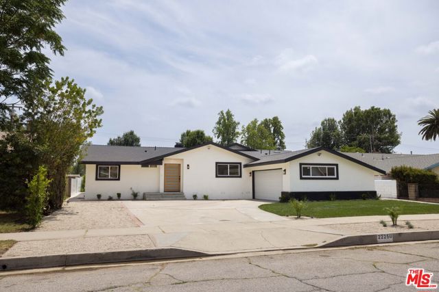 22250 Strathern Street, Canoga Park CA: https://media.crmls.org/mediaz/d7190c17-ceaa-4321-b800-2efb08a62fcf.jpg