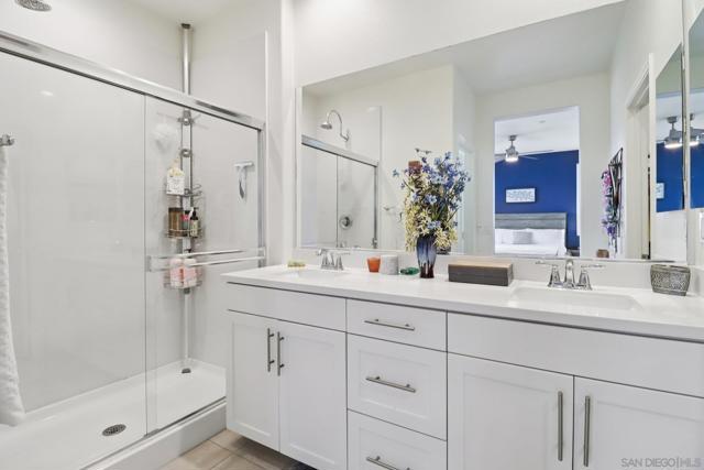 511 Surfbird Ln, Imperial Beach CA: https://media.crmls.org/mediaz/d71a729b-82ef-4de5-b4fc-da006709b51c.jpg