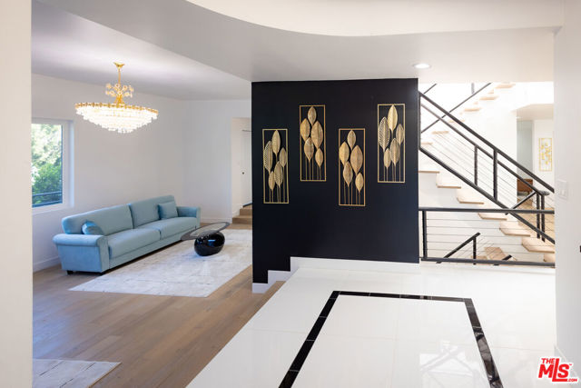 21329 Mulholland Drive, Woodland Hills CA: https://media.crmls.org/mediaz/d71b10de-20d9-4e55-a239-8e67f0a94873.jpg