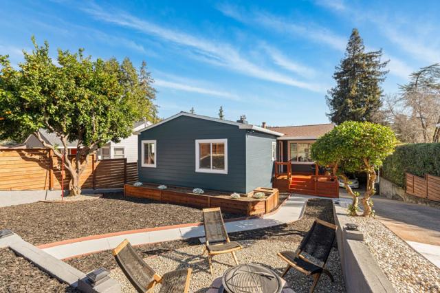 8124 Greenly Drive, Oakland CA: https://media.crmls.org/mediaz/d71b1380-16ef-4b9b-86af-94a0efab6b9f.jpg