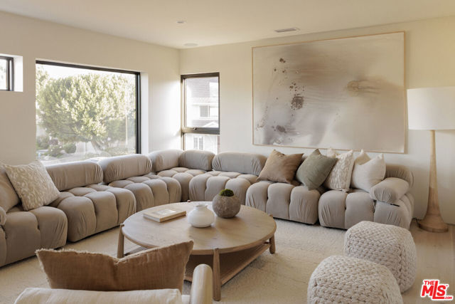 Image 13 of 21 For 3565 Crownridge Drive