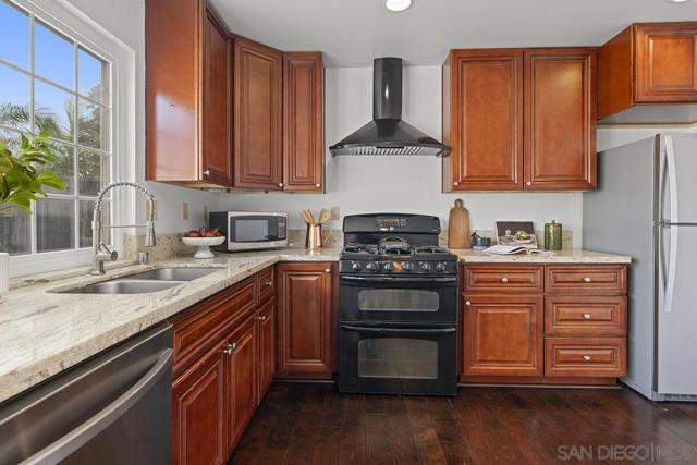 11394 Pegasus Ave, San Diego CA: https://media.crmls.org/mediaz/d71bb46c-bdf6-4aba-ab0e-85d9ae7a5af4.jpg